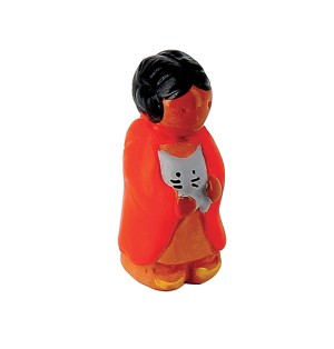 CRECHE B2 N°06 - La petite fille au chat - Santons en terre cuite (6cm) | JOUARRE (Abbaye Notre-Dame de)