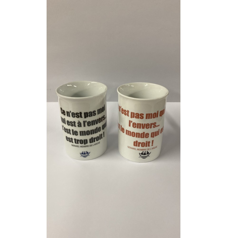 Mug - Ce n'est pas moi qui est à l'envers. C'est le monde qui est trop droit.