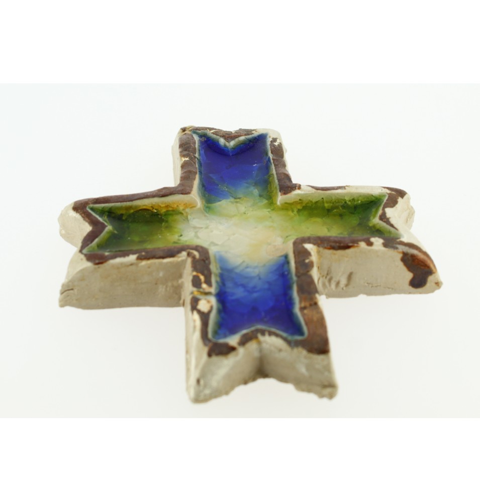 Croix en terre cuite