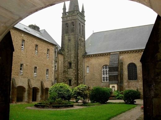 VALOGNES (Abbaye Notre-Dame-de-Protection à)